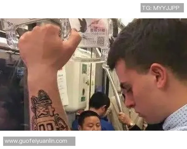 足球球星背后的中国字纹身揭示了怎样的文化意义与个人故事